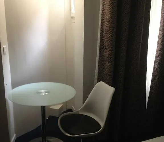 Hotel Savoy 2*