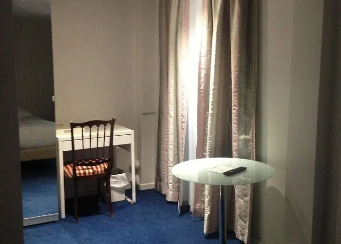 Savoy Hotel 2*