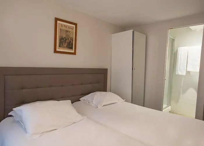 Savoy Hotel 2*